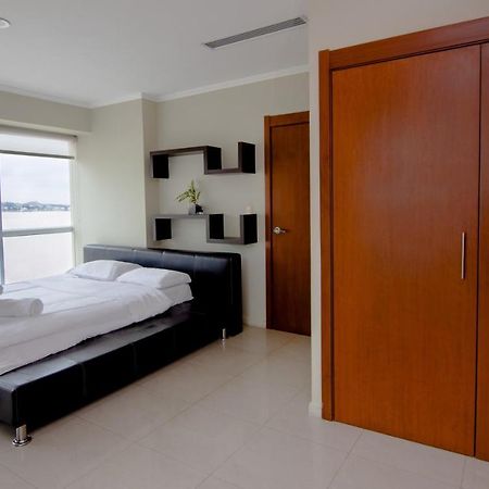 Riverfront I 1, Piso 4, Suite Vista Al Rio, Puerto Santa Ana, Guayaquil Exteriör bild