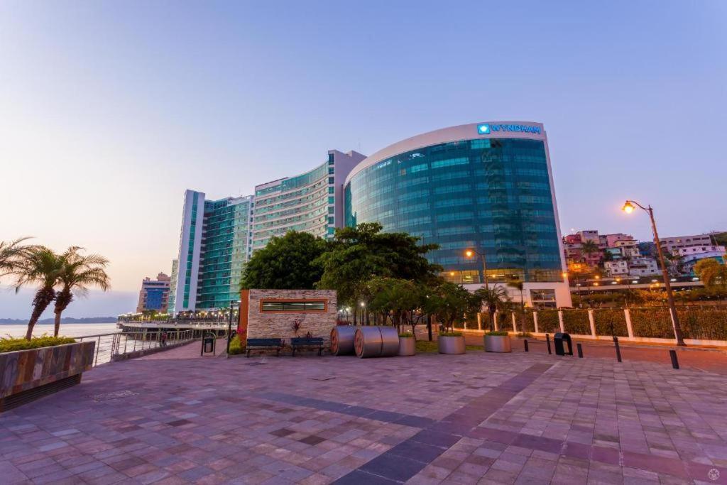 Riverfront I 1, Piso 4, Suite Vista Al Rio, Puerto Santa Ana, Guayaquil Exteriör bild