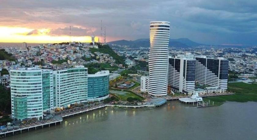 Riverfront I 1, Piso 4, Suite Vista Al Rio, Puerto Santa Ana, Guayaquil Exteriör bild